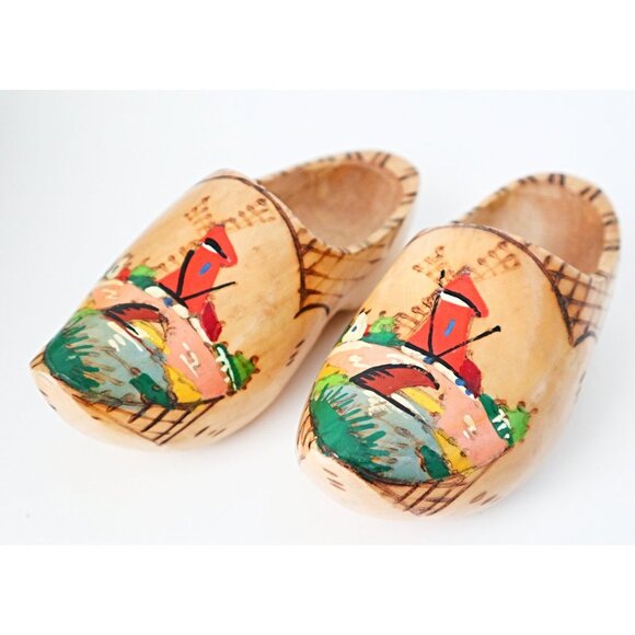 2 Vintage Holland Shoes Clogs Wall Hanger Display - Picture 2 of 3